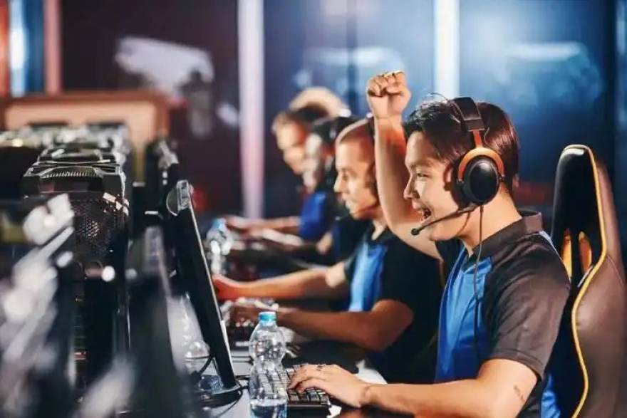 球友体育 从网吧少年到战队大脑：一位CS2指挥的五年转型手记